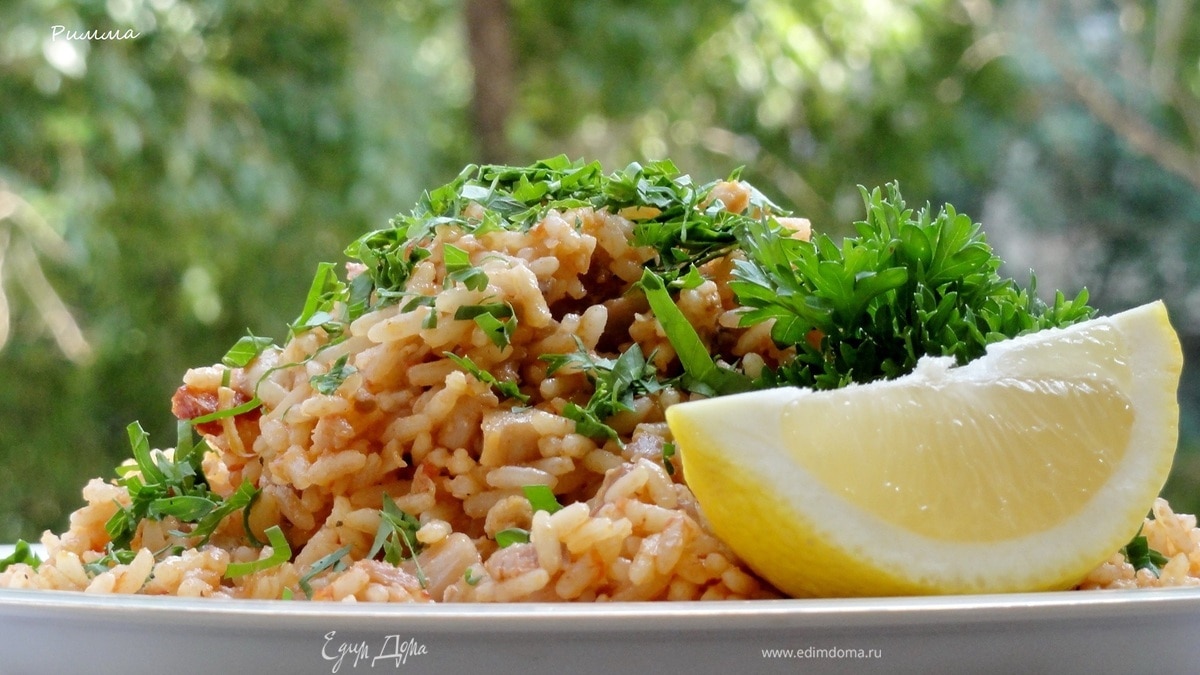 Джамбалайя с курицей и чоризо.