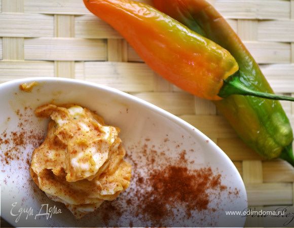 Ароматное масло с печеными перцами и паприкой