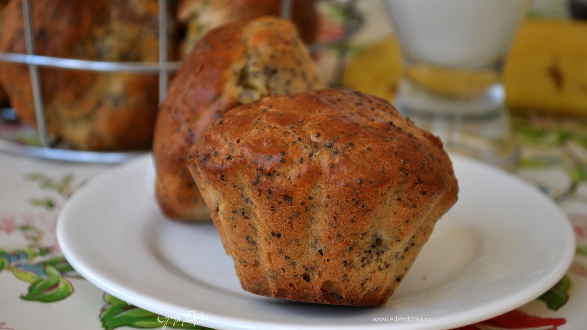 Бриоши с маком и ревенем