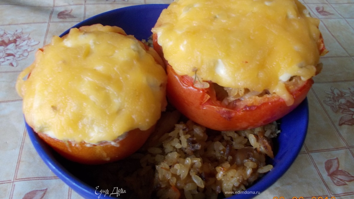 Помидоры, фаршированные курицей и рисом