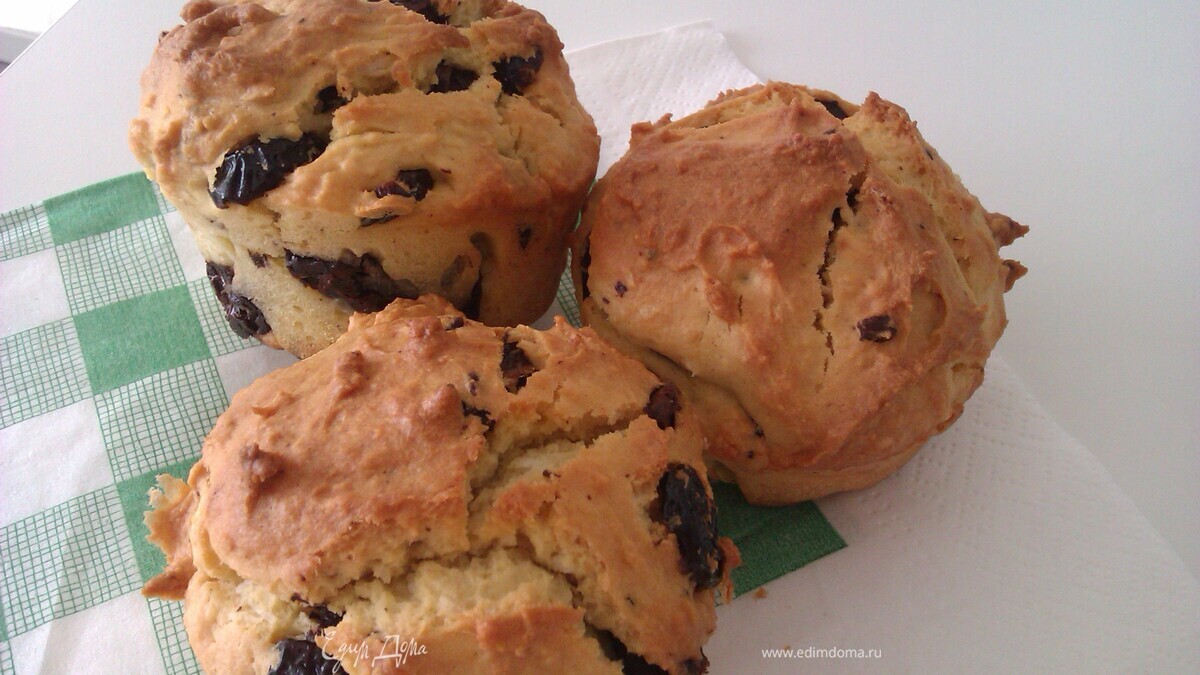 Маффины с творогом, шоколадом и вяленой клюквой