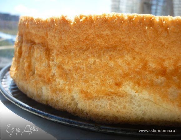 Ангельский бисквит из яичных белков Ангельский бисквит из яичных белков