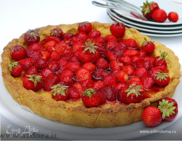 Нектариновый флан с клубникой и карамелью Нектариновый флан с клубникой и карамелью