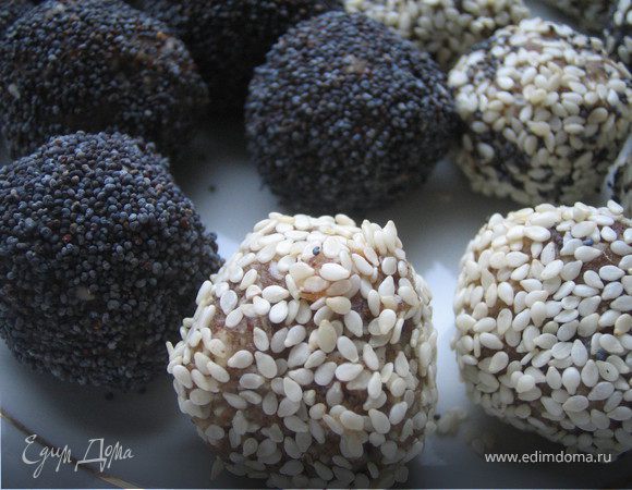 Конфеты из фиников Конфеты из фиников