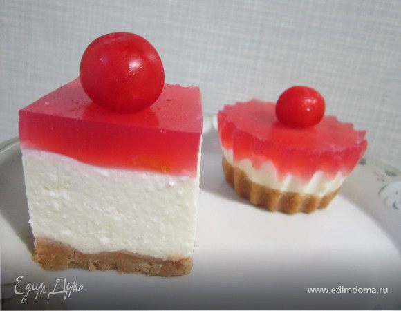 Творожные мини-чизкейки с белым шоколадом и вишней