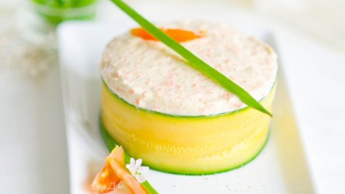 Пирожные с томатным муссом и морковным кремом