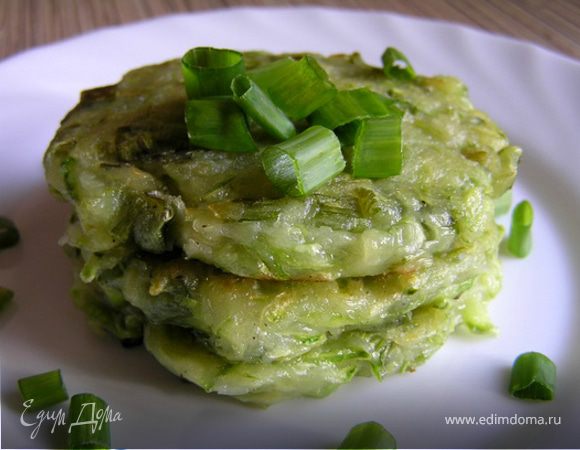 Кабачковые оладьи с зеленым луком Кабачковые оладьи с зеленым луком