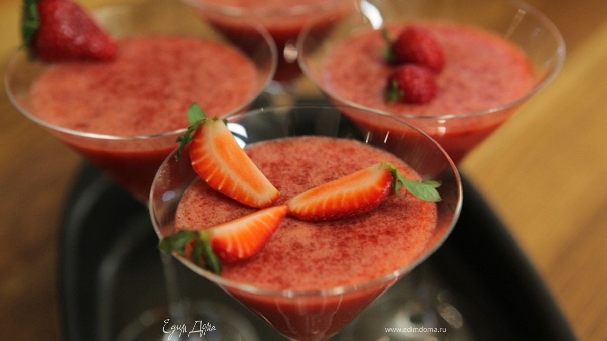 Клубничное желе с шампанским