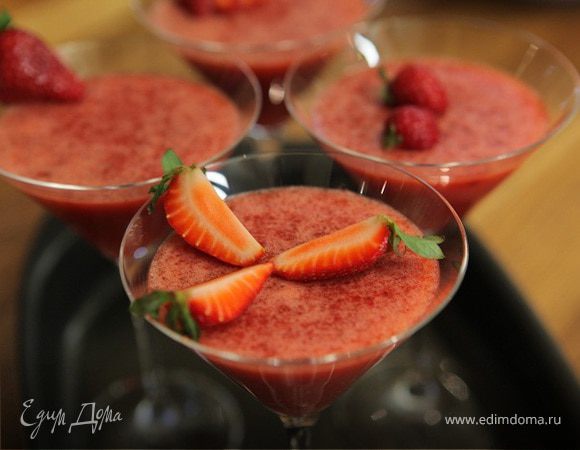 Клубничное желе с шампанским