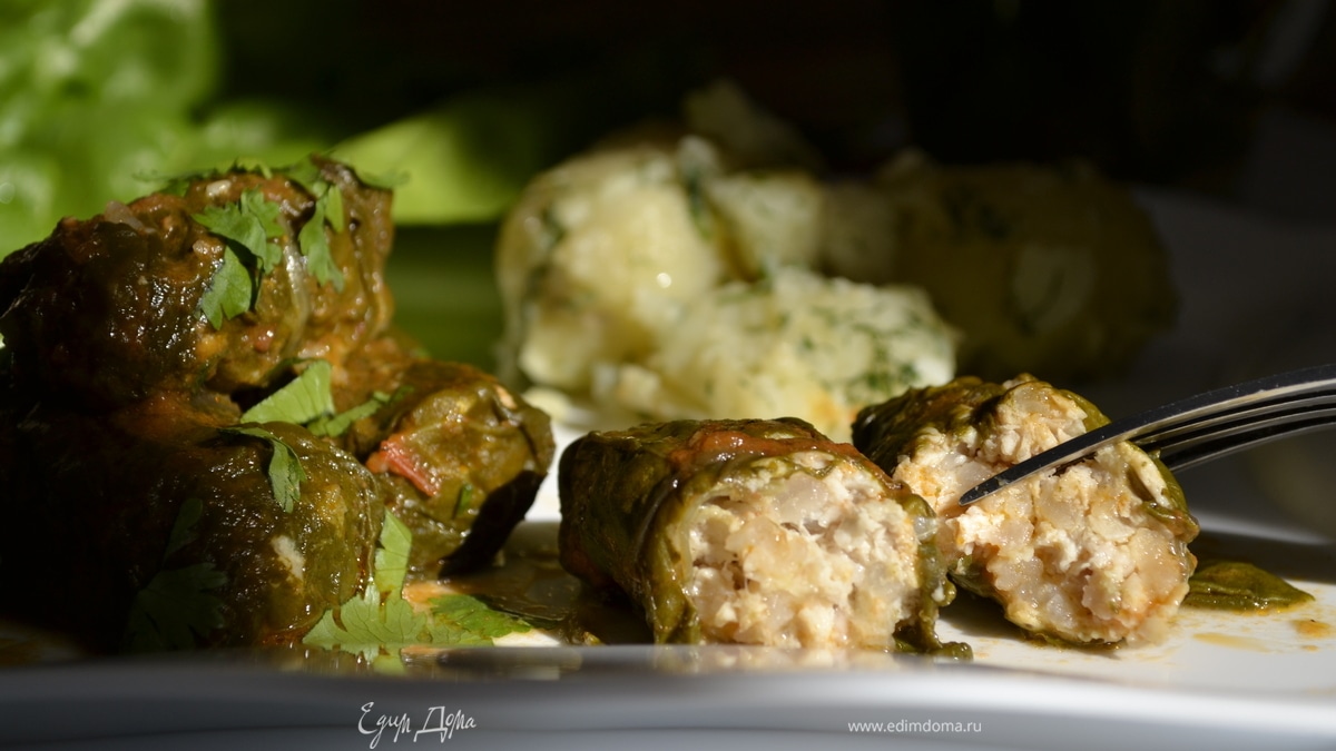 Зеленые голубцы с листьями мангольда, шпината и вкусом лета