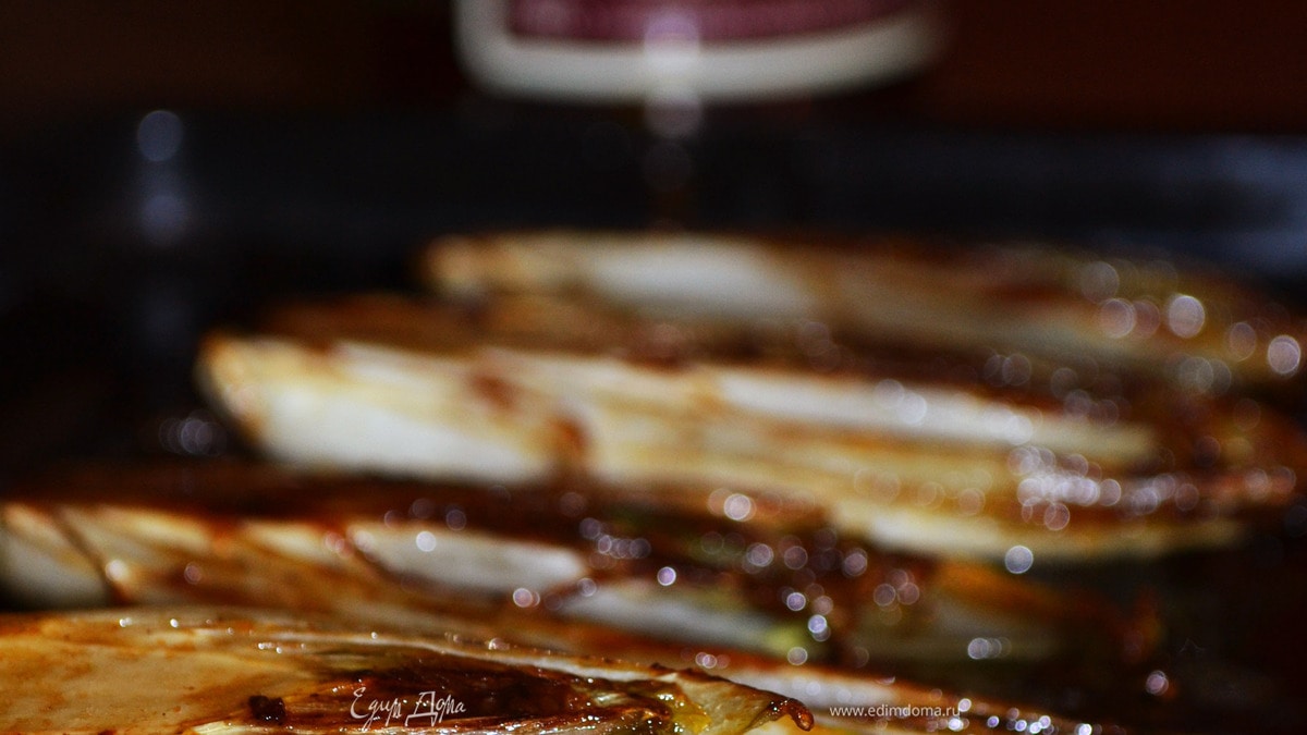 Карамелизированный цикорий в апельсиновом соусе