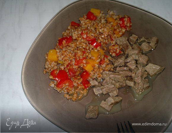 Гречка с томатным пюре, перцем и тыквой, говядина тушеная с тимьяном Гречка с томатным пюре, перцем и тыквой, говядина тушеная с тимьяном