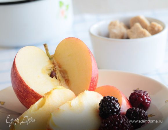 Пюре из яблок и ежевики Пюре из яблок и ежевики