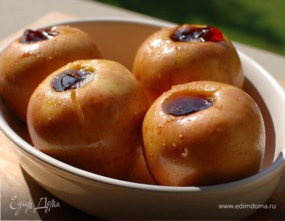 Запеченные яблоки с изюмом 