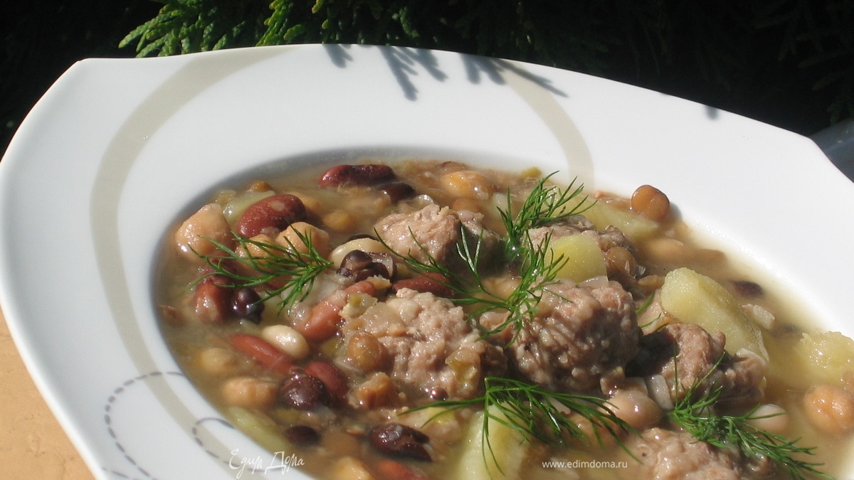 Суп из бобов с фрикадельками