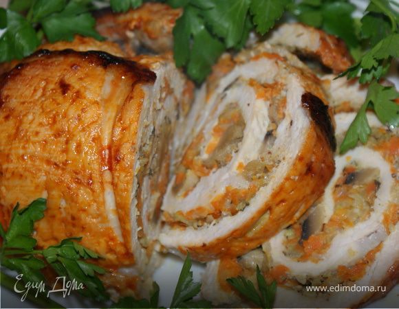 Рулет из свинины с морковью и грибами Рулет из свинины с морковью и грибами