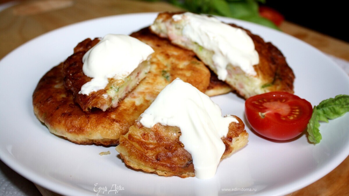 Кабачковые оладьи с ветчиной и рикоттой