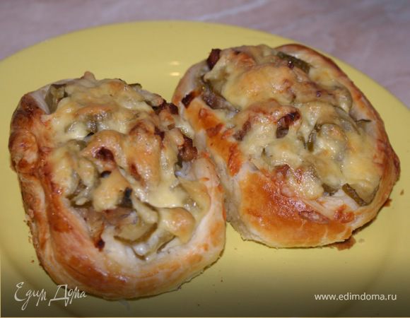 Слоеные лодочки с мясной начинкой