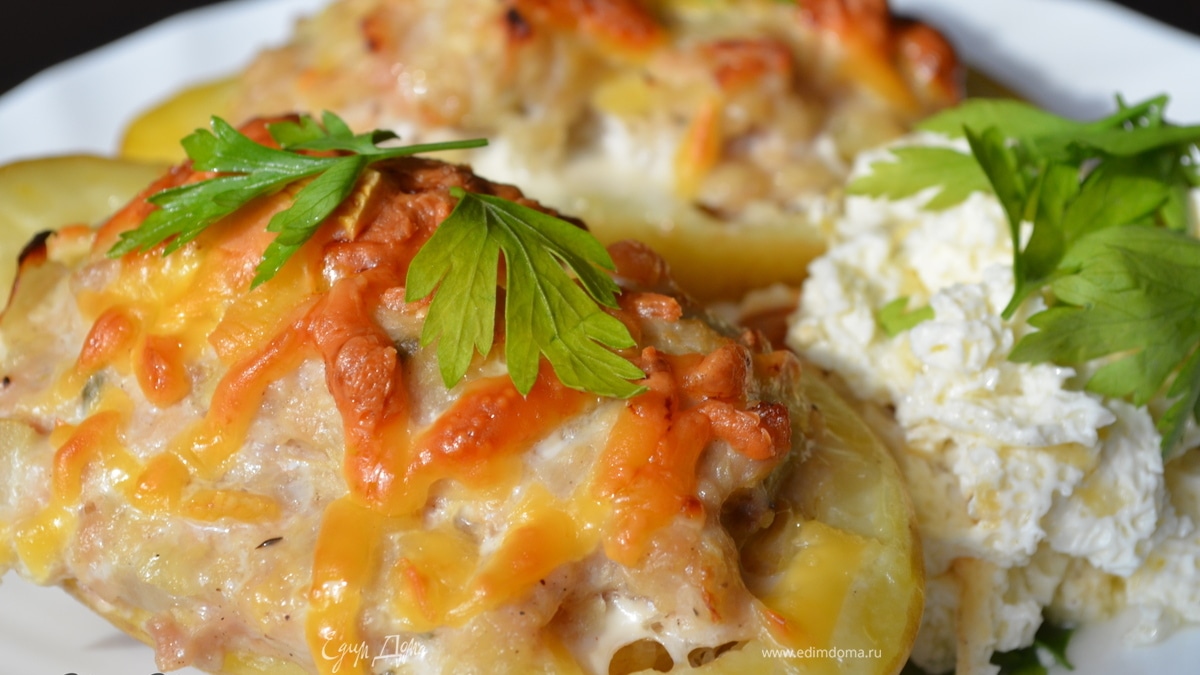 Пикантный фаршированный картофель