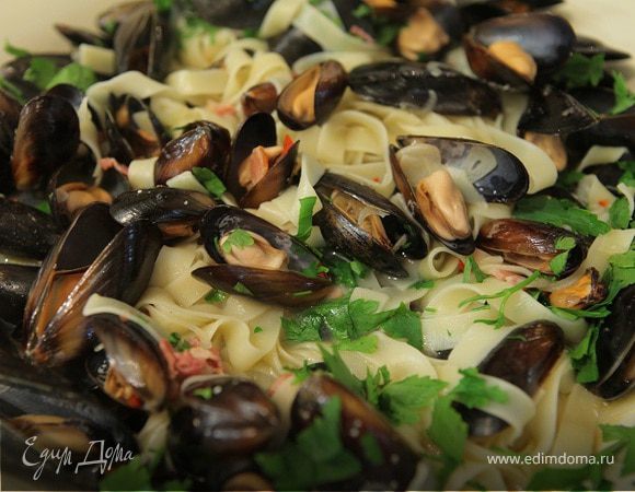 Феттучине с мидиями, беконом и чили Феттучине с мидиями, беконом и чили