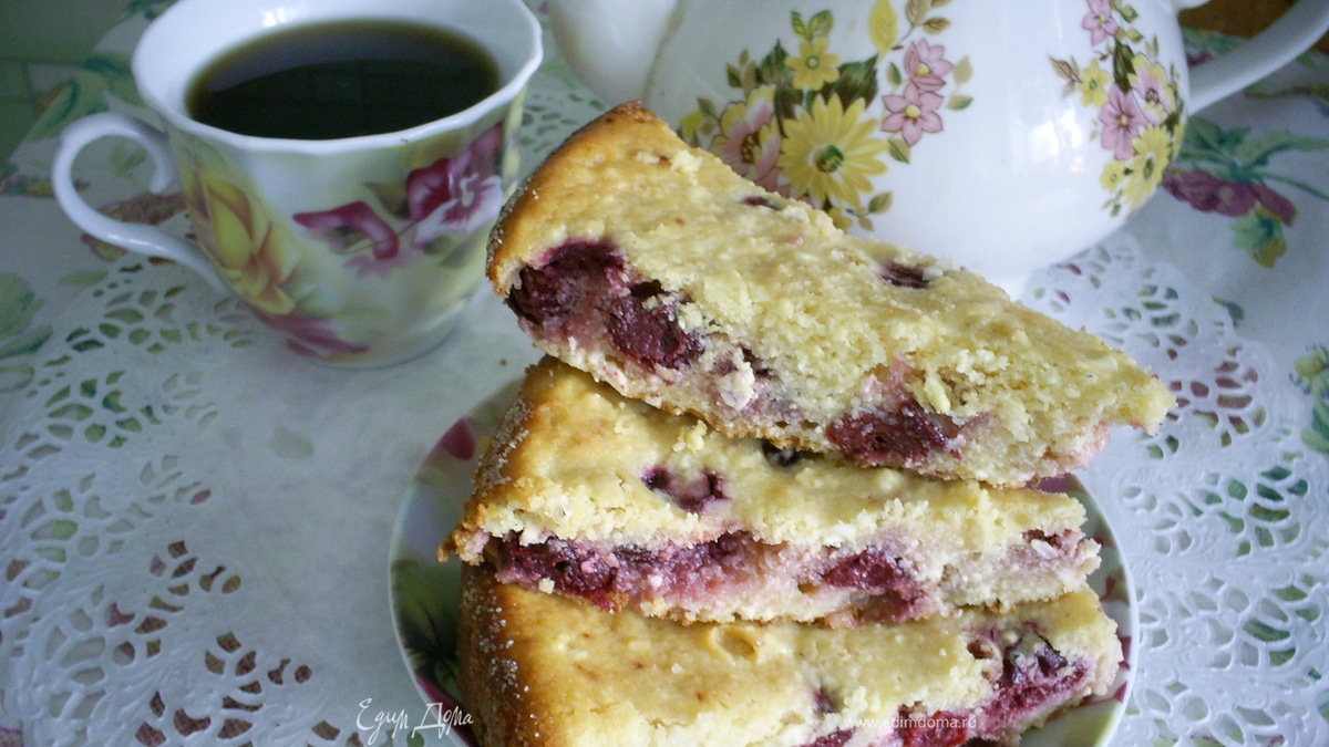 Творожная запеканка с вишней