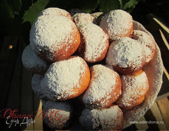 Творожные пончики с вишней Творожные пончики с вишней