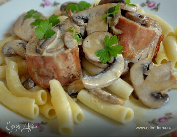 Свиная вырезка в грибном соусе