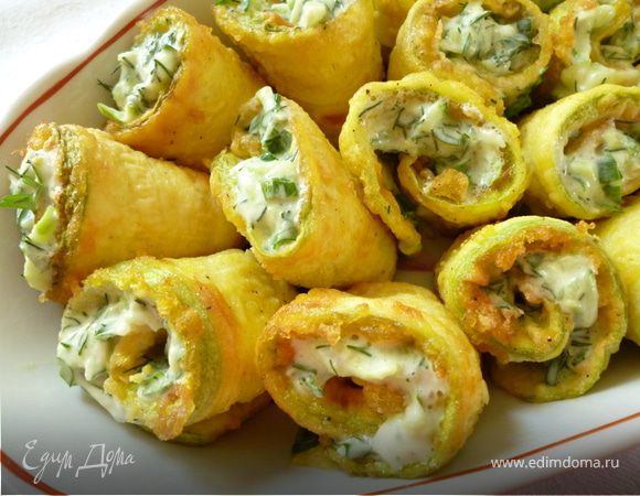 Кабачковые рулетики с огуречно-сырной пастой