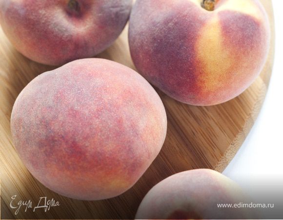 Детская рисовая каша с персиком