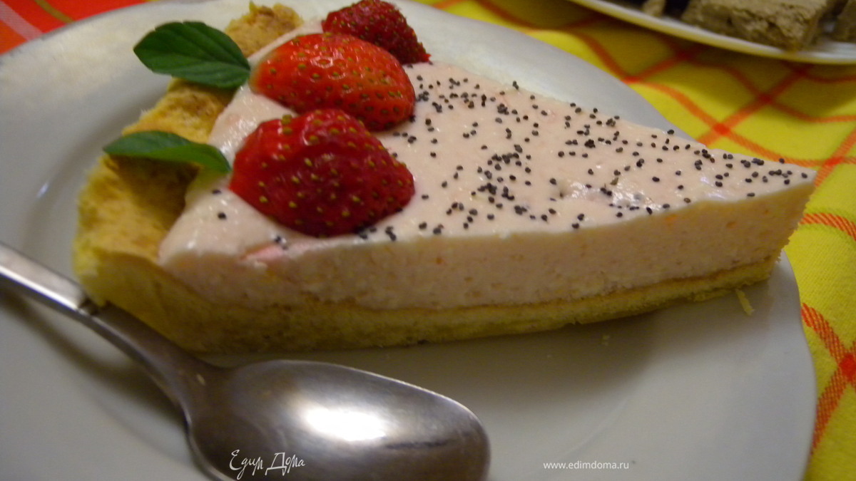 Тарт с клубничным суфле