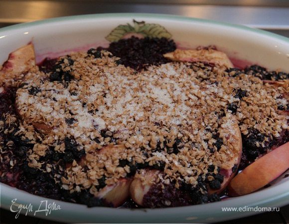 Персики, запеченные с черникой и гречневыми хлопьями Персики, запеченные с черникой и гречневыми хлопьями