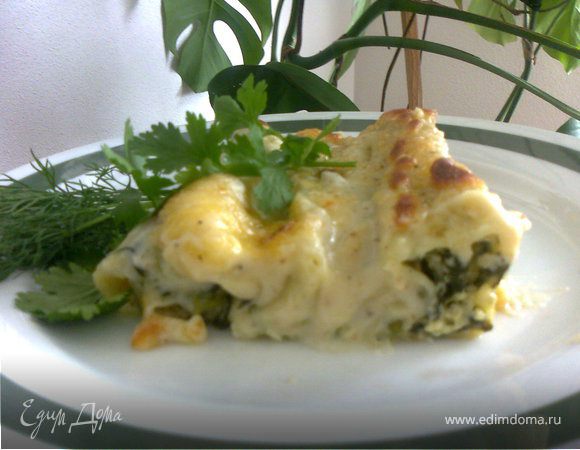 Каннелони с рикотой и шпинатом под бешамелем (запеченные)