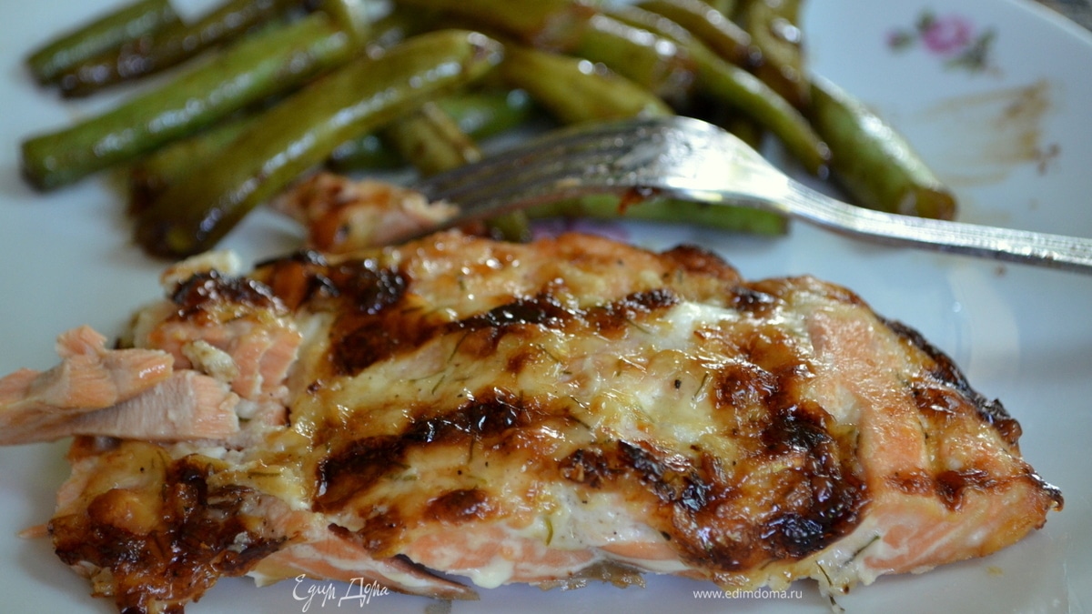 Семга в пармезановом соусе