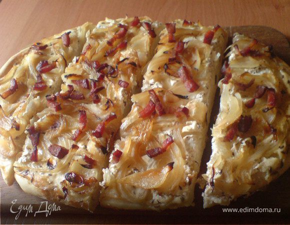 Тарт фламбе или эльзасский луковый пирог (tarte flambée) Тарт фламбе или эльзасский луковый пирог (tarte flambée)