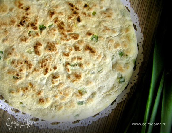 Лепешка с зеленым луком Лепешка с зеленым луком