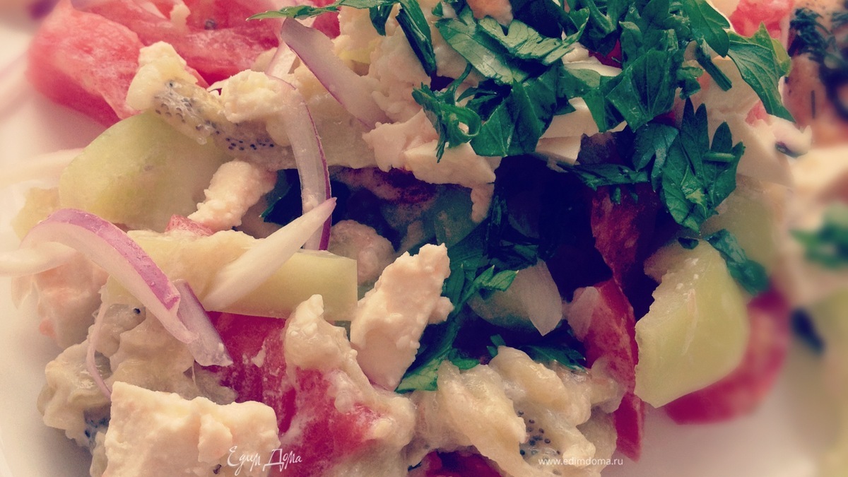 Салат с баклажанами, чесноком и адыгейским сыром