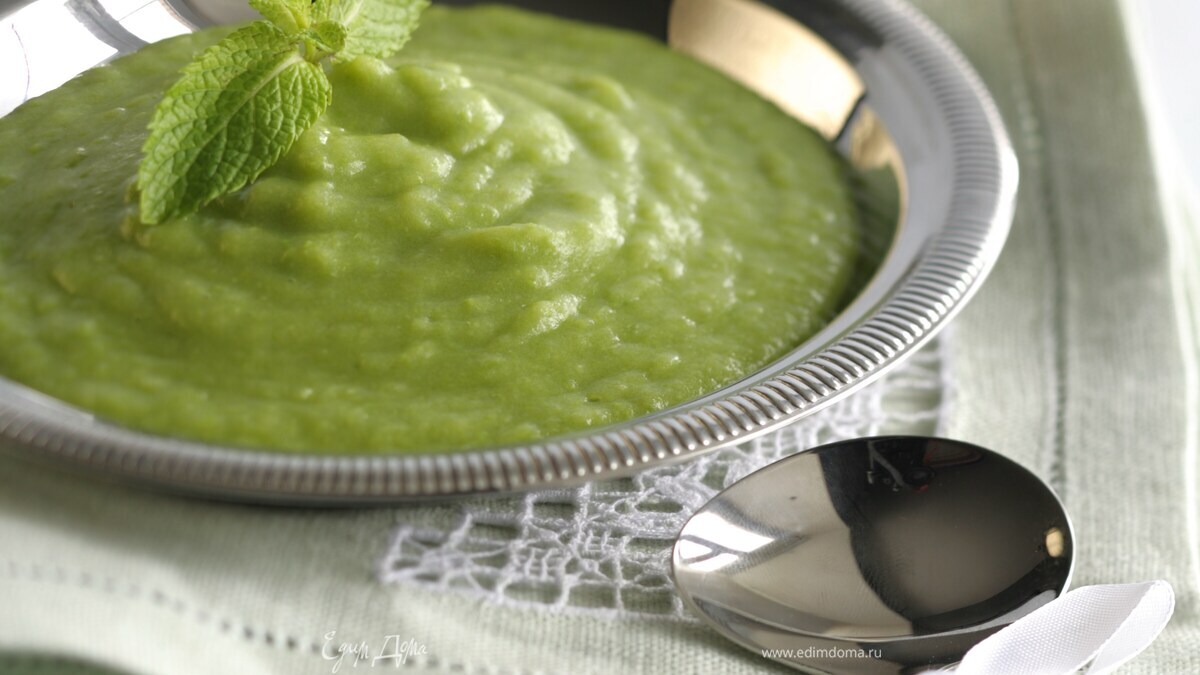 Суп для детей из цукини и зеленого горошка