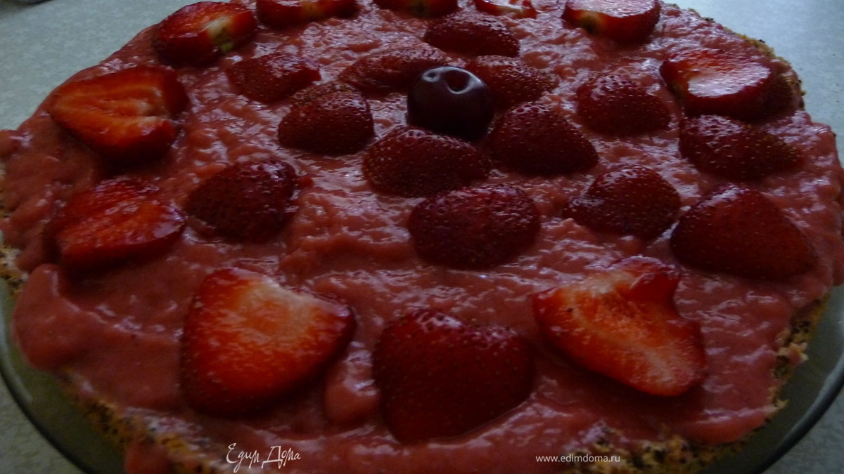 Маково-клубничный торт