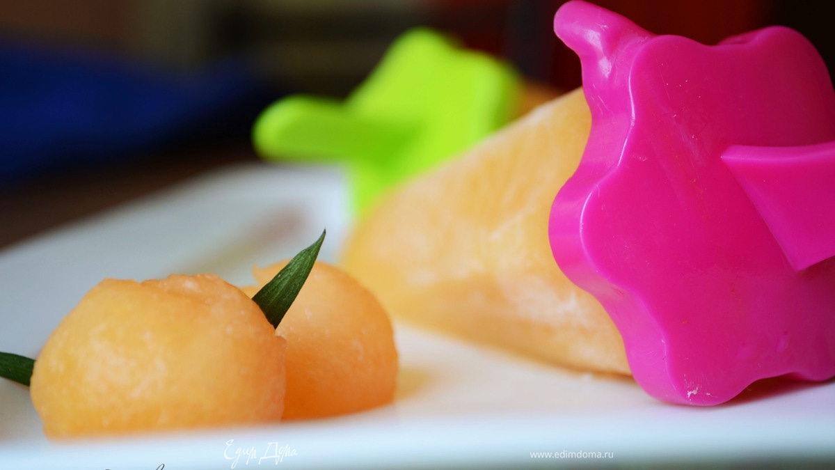 Дынное сорбе с листьями тархуна