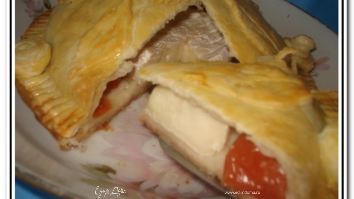 Пирог с сыром бри