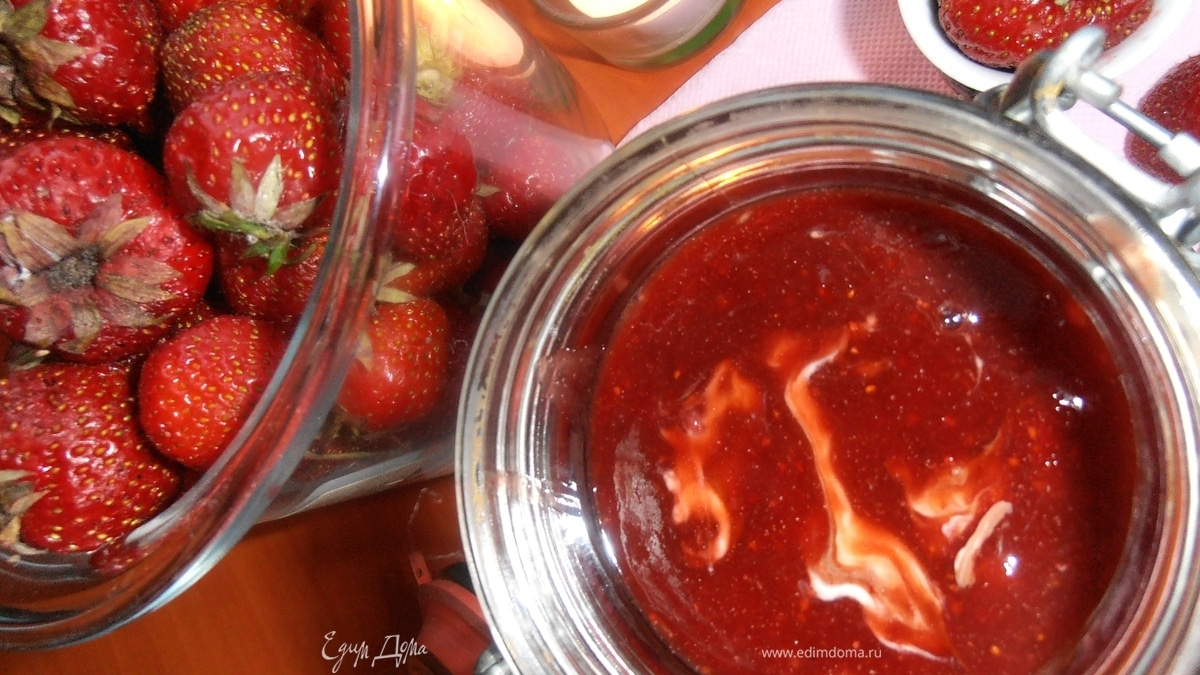 Варенье "Клубника в шоколаде"