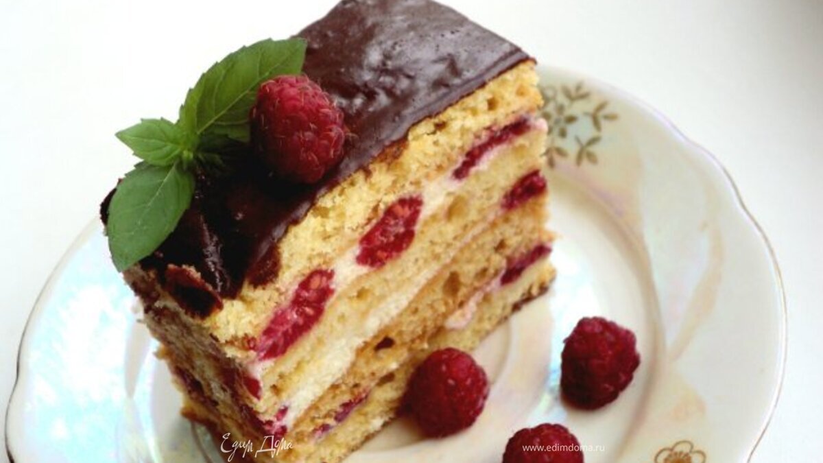 Медовик с малиной