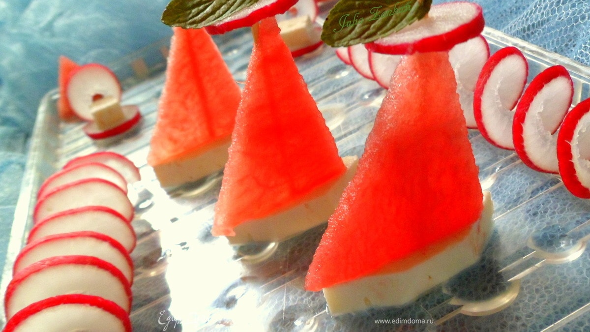 Салат "Алые паруса"