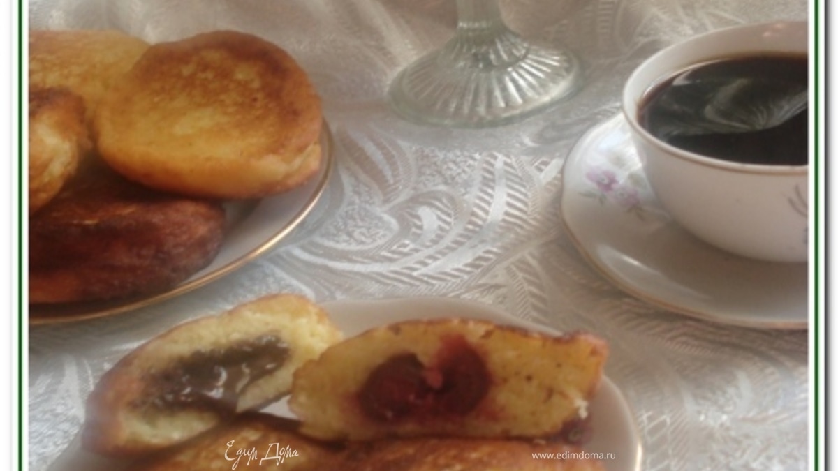 Ванильные сырники (творожники) с шоколадом и вишней