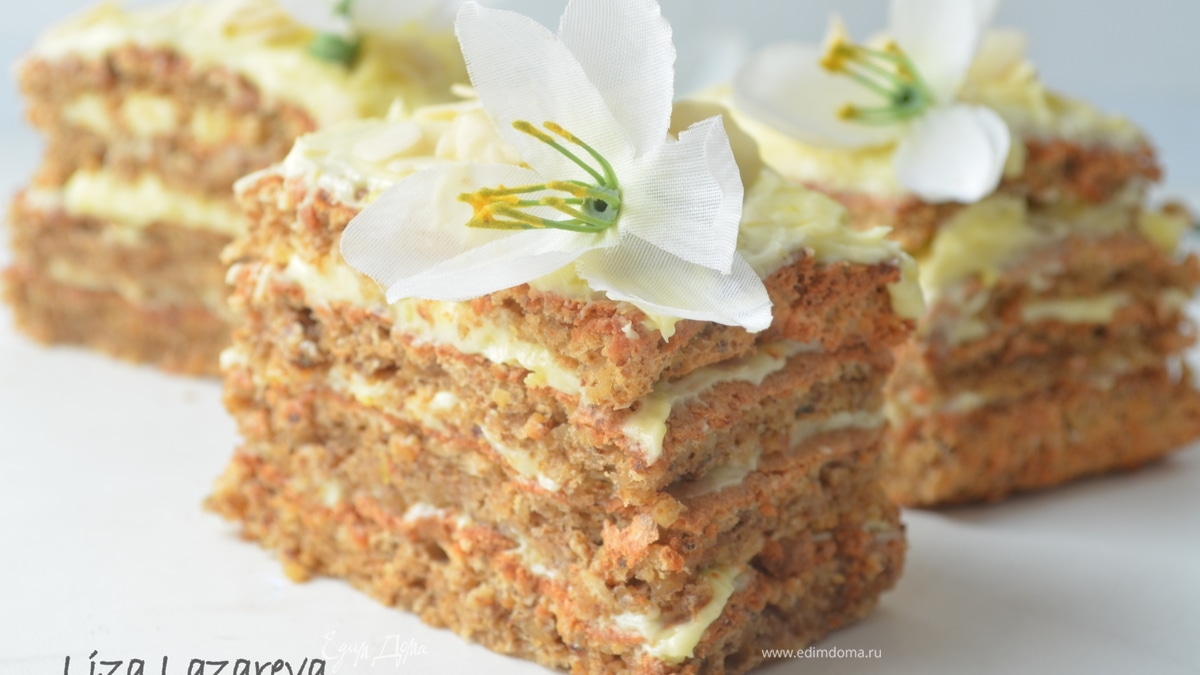 Воздушное миндальное пирожное с ванильным ароматом