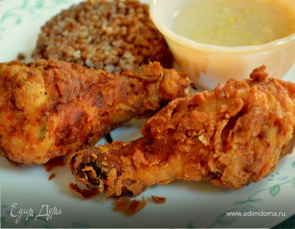 Жареные хрустящие куриные окорочка Жареные хрустящие куриные окорочка