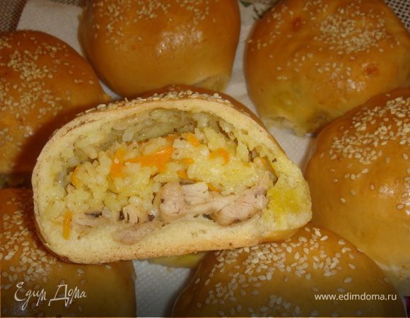 Рис с мясом в булочке Рис с мясом в булочке
