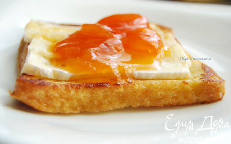 Рецепт Французский тост с абрикосовым джемом и сыром бри