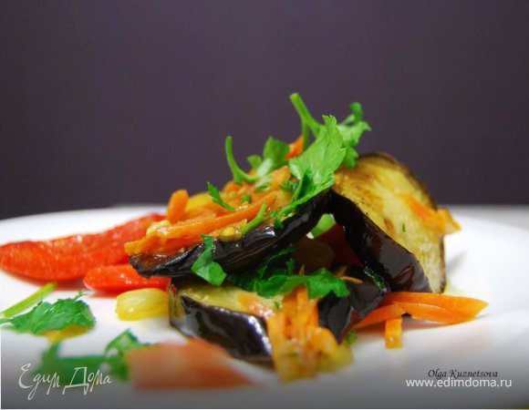 Теплый салат с баклажанами 