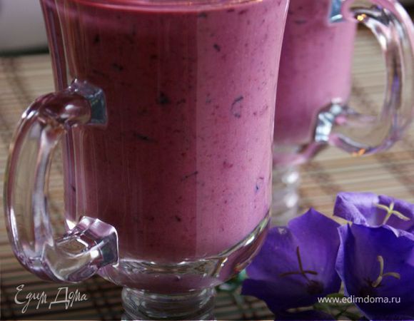 Чернично-клубничный коктейль Чернично-клубничный коктейль